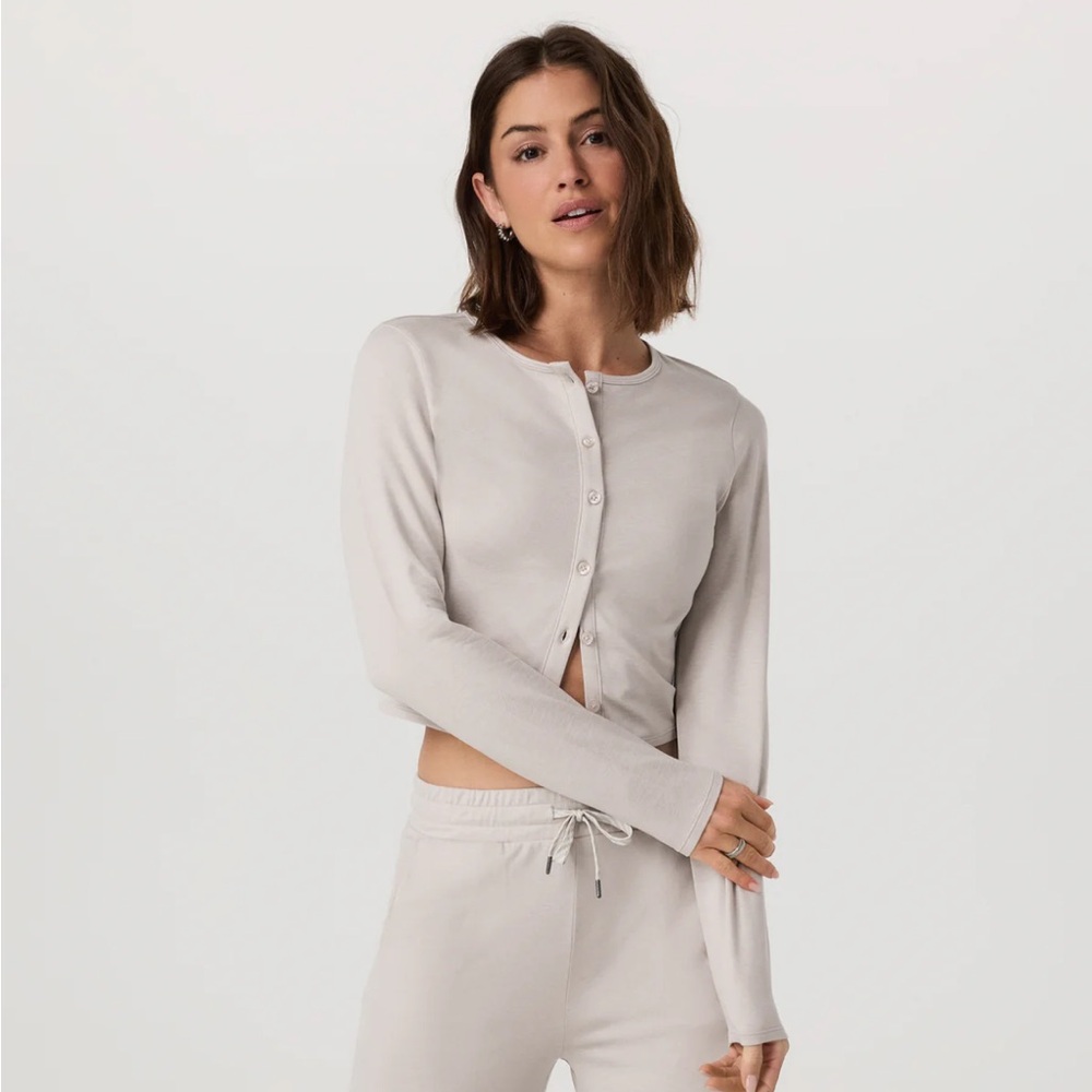 NWT! Vuori Halo Cardigan 2.0 in Ecru Heather size XS